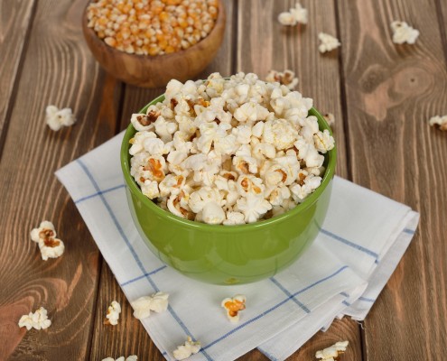 DM_Popcorn in a bowl_78248283