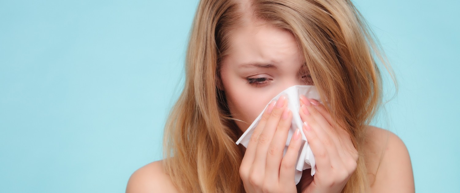BM_Flu allergy. Sick girl sneezing in tissue. Health_66233968