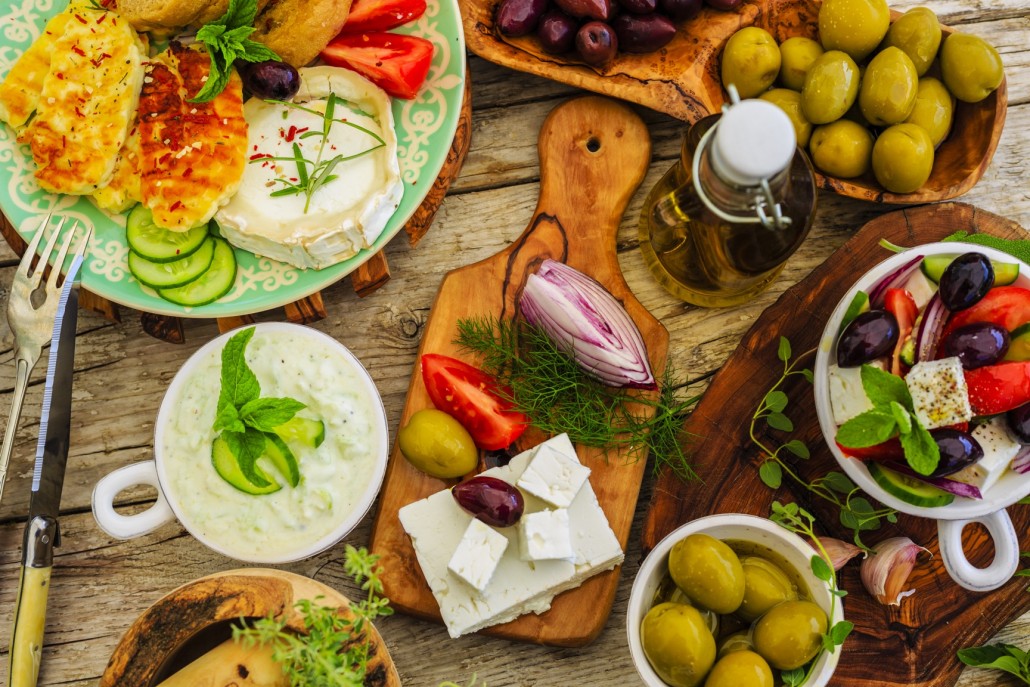 BM_Greek cuisine dishes - Greek salad, choriatiki, tzatziki_85242794