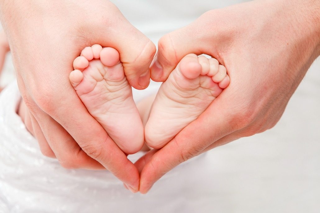 BM_Baby's feet_61430033