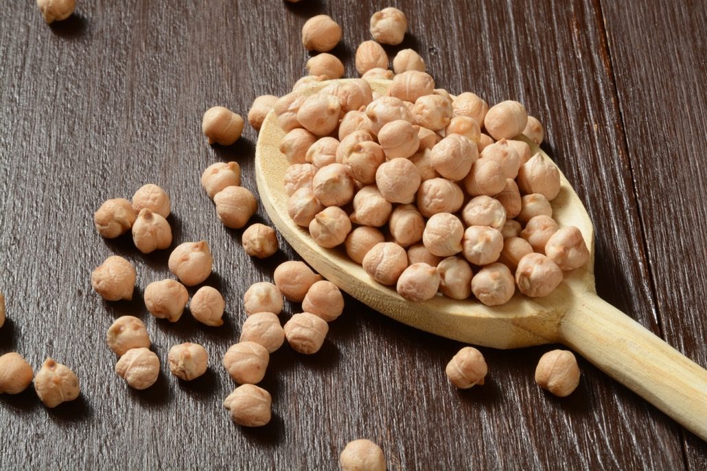 BM_Dried garbanzo beans_83877886