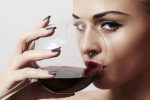 お酒でダイエット？！実は痩せボディやアンチエイジングも期待できるアルコールとは？